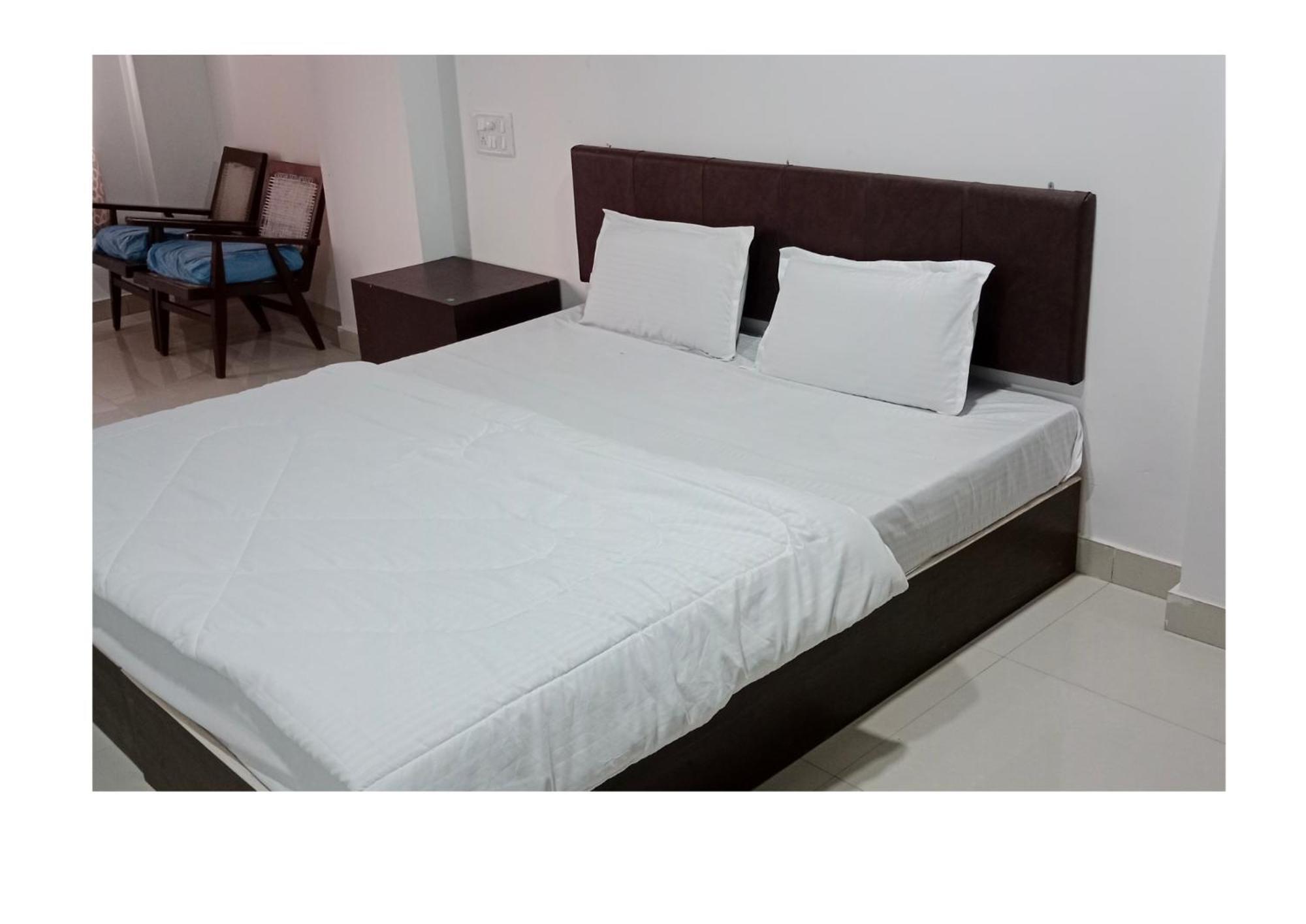 Hotel Aaradhya Udaipur Esterno foto