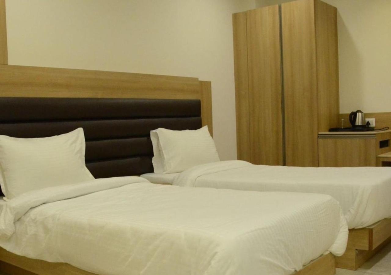 Hotel Aaradhya Udaipur Esterno foto
