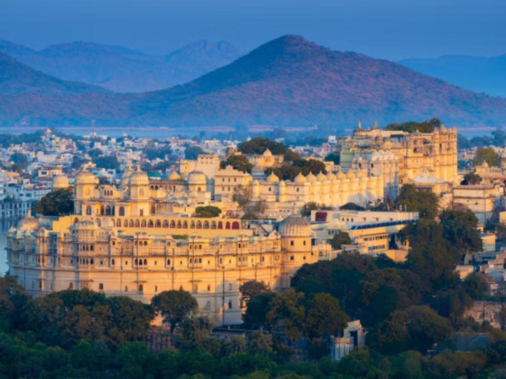 Hotel Aaradhya Udaipur Esterno foto